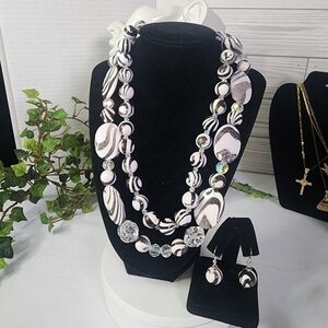 Black and White Bead Double Strand Necklace Earrings Set New